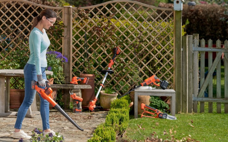 zastosowanie dmuchawy akumulatorowej BLACK DECKER GWC1820PC