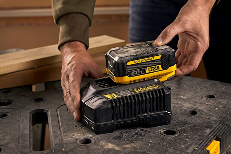 SFMCB204+SFMCB14 akumulator i ładowarka