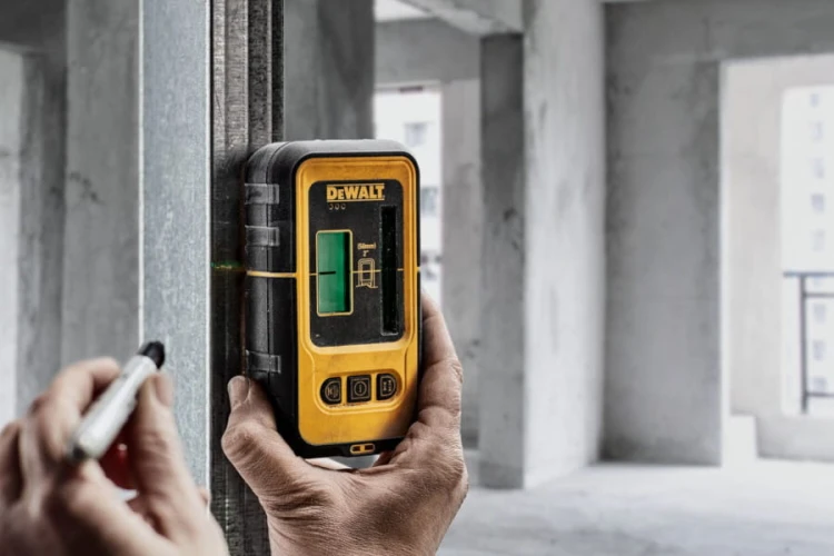 Detektor DEWALT DE0892G zastosowanie