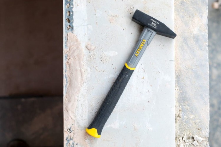 STANLEY 51907 Młotek ślusarski fiberglass 300g  - Zastosowanie