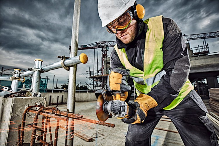 Zastosowanie szlifierki kątowej DeWALT DCG406