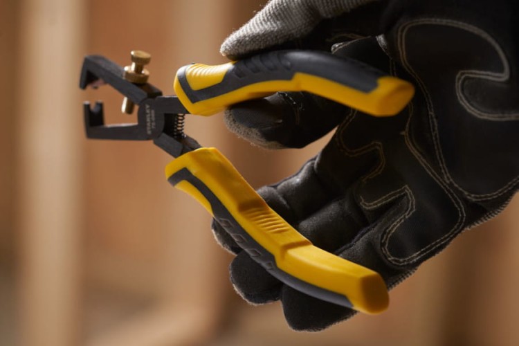Szczypce do zdejmowania izolacji Control-Grip 150mm STANLEY
