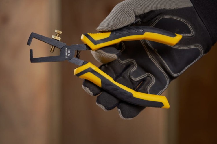 STANLEY  Szczypce do zdejmowania izolacji Control-Grip 150mm STHT0-75068