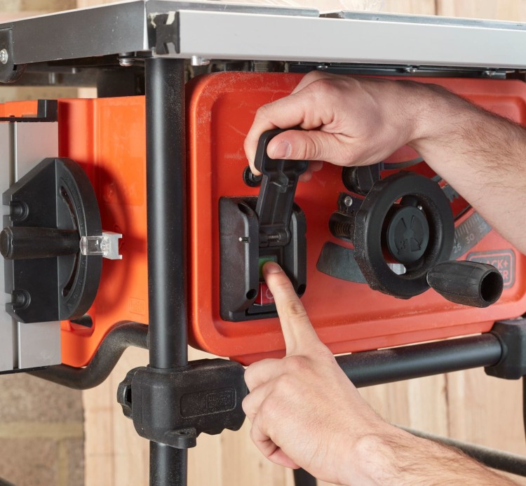 BLACK DECKER BES720 Pilarka stołowa 1800W + tarcza 254mm