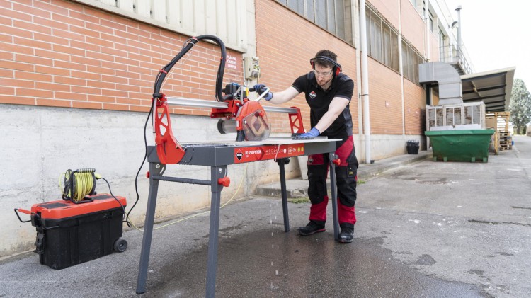 RUBI DC-250 1200 Przecinarka elektryczna Python z tarczą