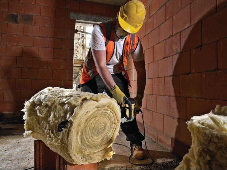 DeWalt DWE398 pilarka alligator