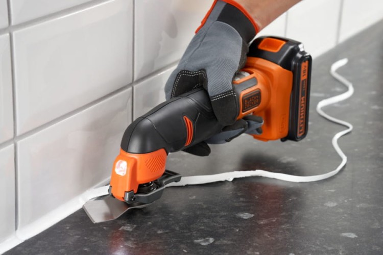 Zastosowanie narzędzia wielofunkcyjnego BLACK DECKER BDCOS18N