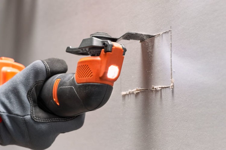 Zastosowanie narzędzia wielofunkcyjnego BLACK DECKER BDCOS18N