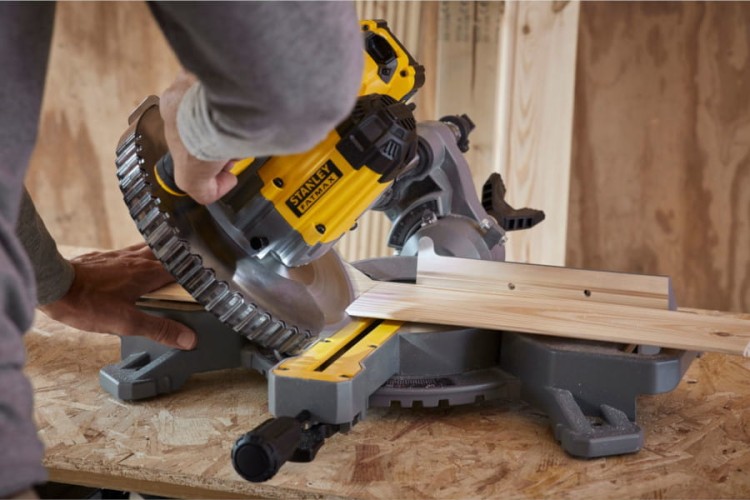 STANLEY SFMCS701M1 Pilarka ukosowa 18V 190mm FatMax V20 - Zastosowanie