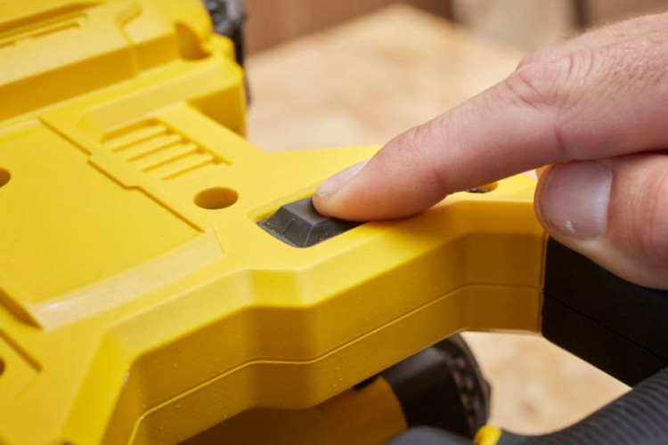 STANLEY SFMCS701M1 Pilarka ukosowa