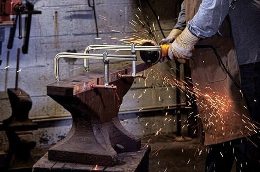DEWALT Zacisk do prac w metalu 300x140 mm