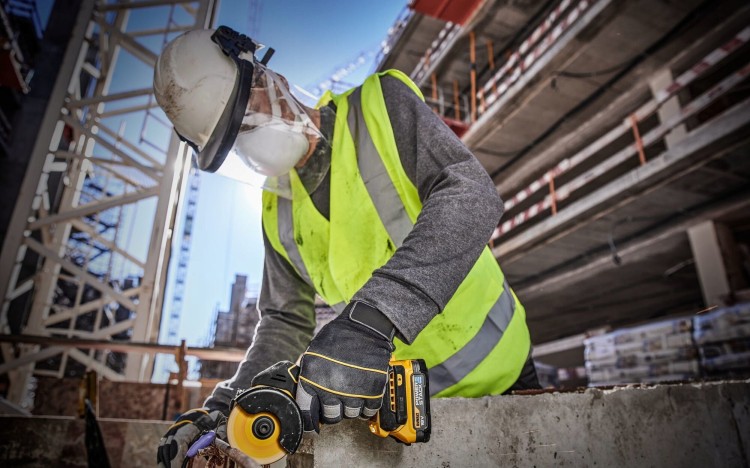 DEWALT DCS438N