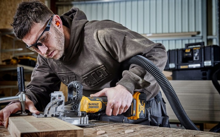 DEWALT DCW682N Frezarka do wpustów Lamello 18V "body"