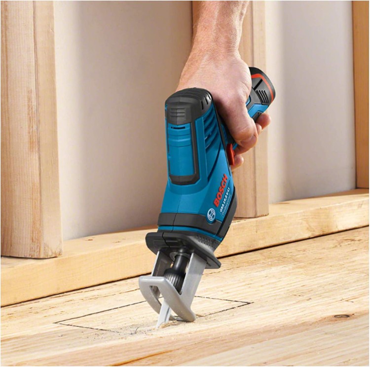 BOSCH Pilarka szablasta akumulatorowa GSA 12V-14 + L-BOXX