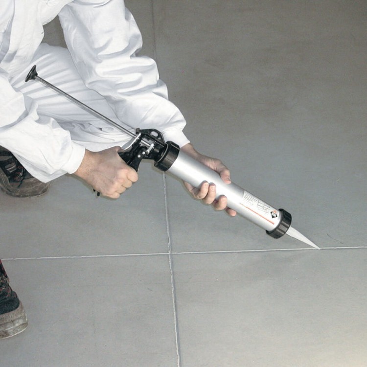 Ręczny podajnik zaprawy RUBI zastosowanie