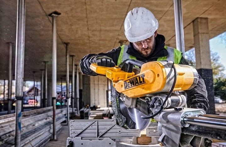 DeWalt DWS780 pilarka ukosowa 305mm 1675W