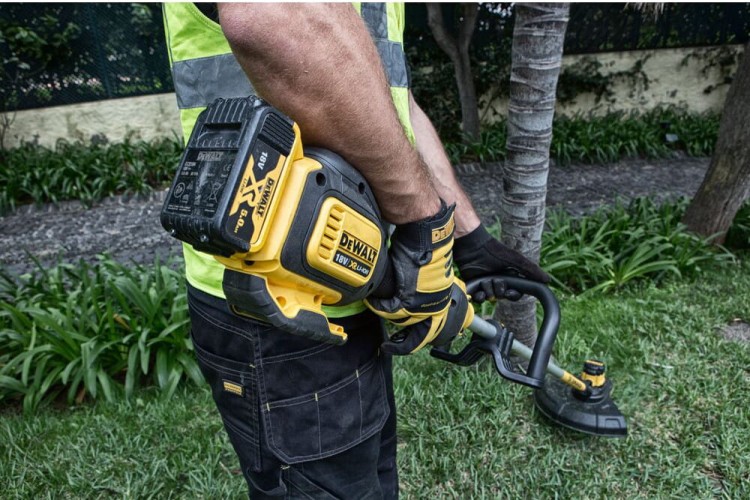 DEWALT DCM561P1 podkaszarka akumulatorowa 18V zestaw