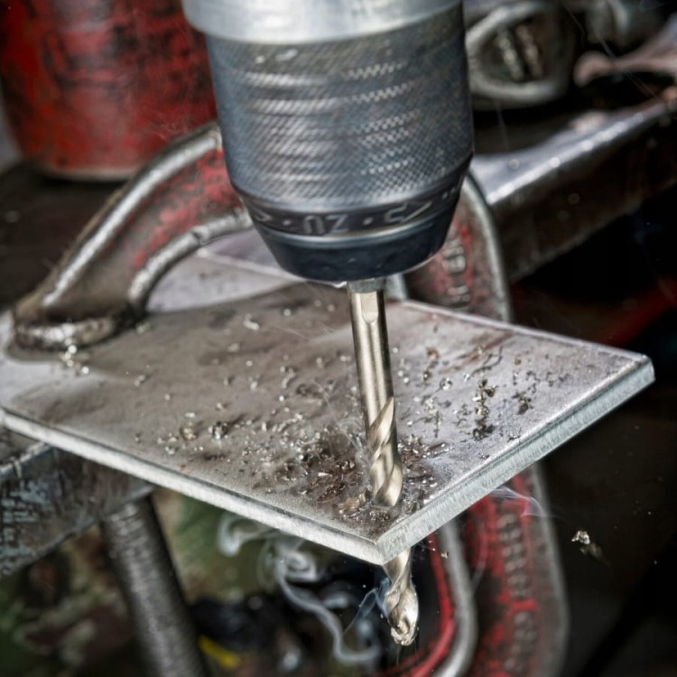 Zastosowanie wiertła do metalu DeWalt