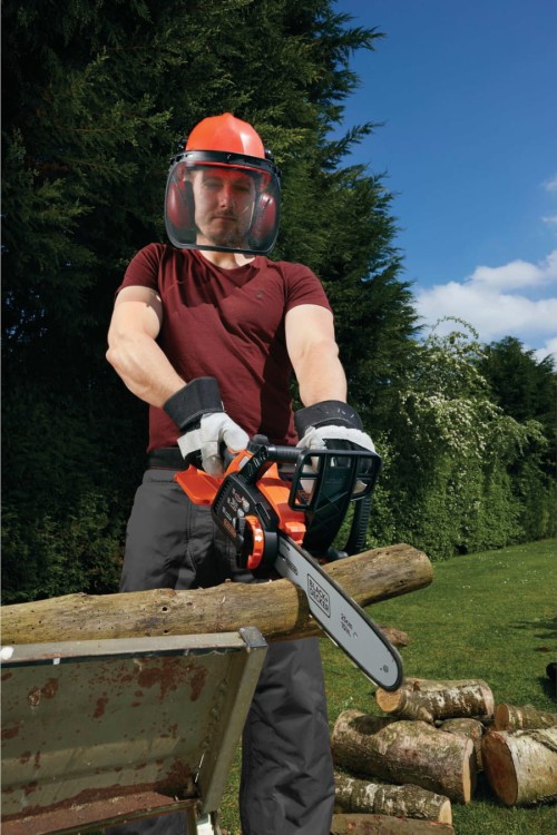 Zastosowanie pilarki łańcuchowej BLACK DECKER GKC1825