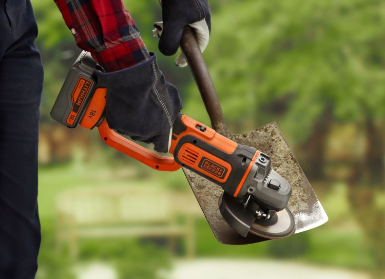 zastosowanie szlifierki kątowej Black Decker BCG720