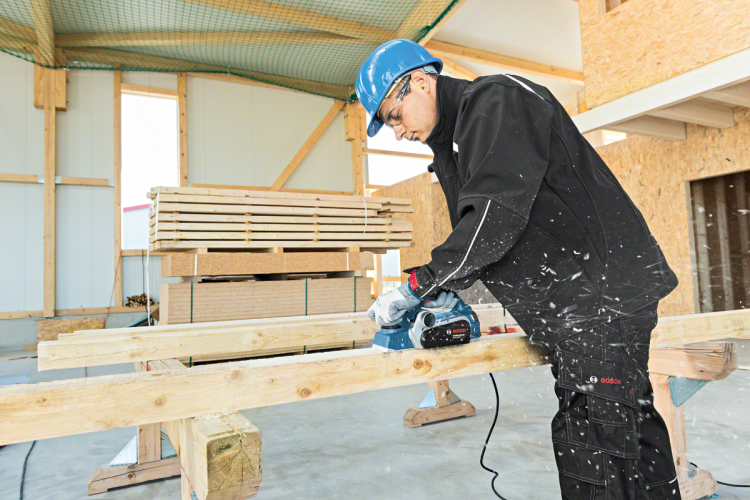 Bosch GHO 26-82 D Professional 710W strug