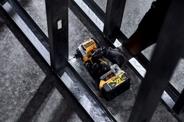 Zastosowanie zakrętarki udarowej DEWALT DCF850NT