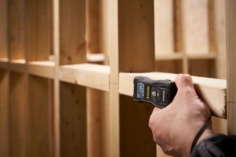 zastosowanie dalmierza laserowego  FLM165 50m FatMax Stanley FMHT77165-0