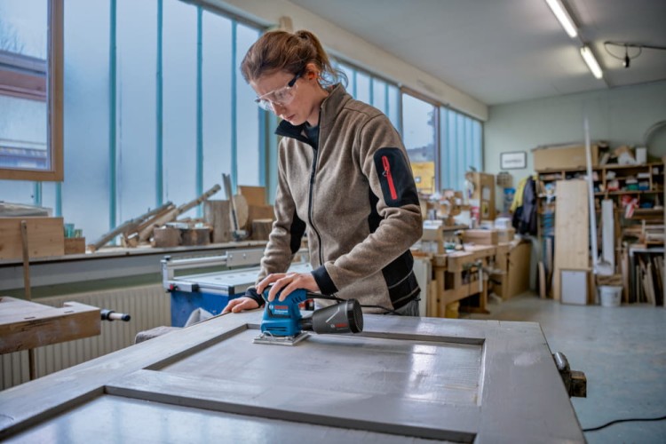 BOSCH 06012A2300 Szlifierka oscylacyjna 180W GSS 160 Multi + L-Boxx 136