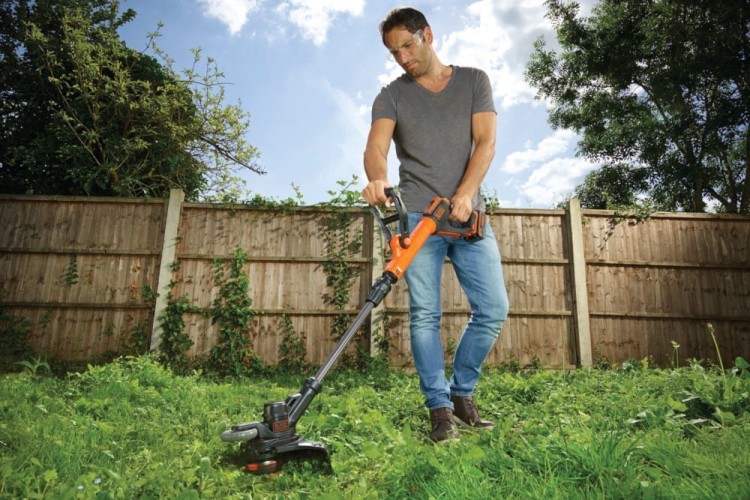 BLACK DECKER STC1840EPC Podkaszarka do trawy