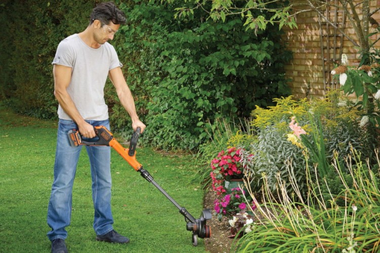 BLACK DECKER STC1840 Podkaszarka na baterie