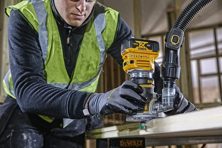 DCW604N Frezarka górnowrzecionowa 18V 8mm DEWALT