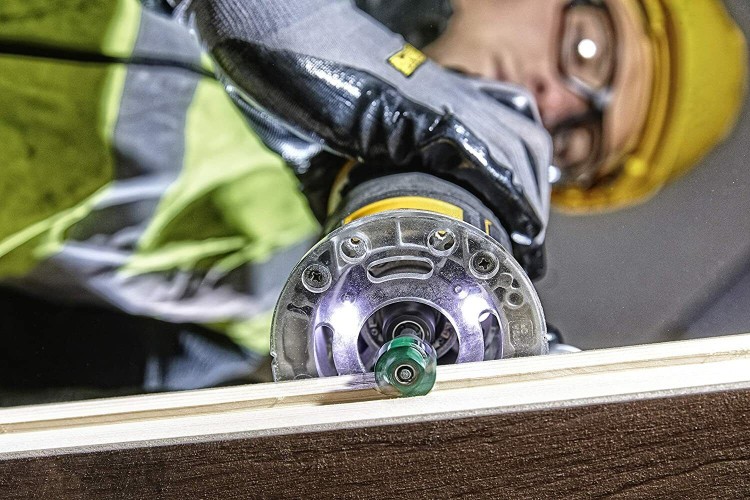 DCW604N Frezarka górnowrzecionowa 18V 8mm DEWALT