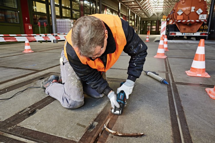 Zastosowanie narzędzia wielofunkcyjnego BOSCH GOP 55-36