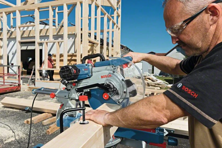 BOSCH GCM 12 SDE pilarka ukosowa 305mm 1800W