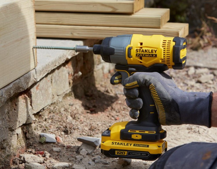 STANLEY SFMCF800C2K Zakrętarka udarowa