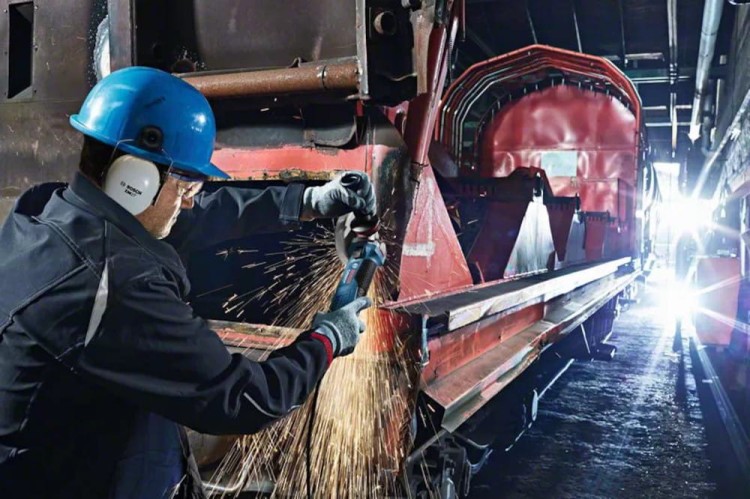 Bosch Szlifierka kątowa GWS 19-125 CIE + 5 tarcz X-lock - Zastosowanie