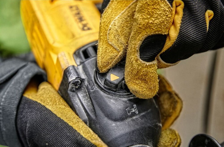 DeWalt D25033K młotowiertarka 710W