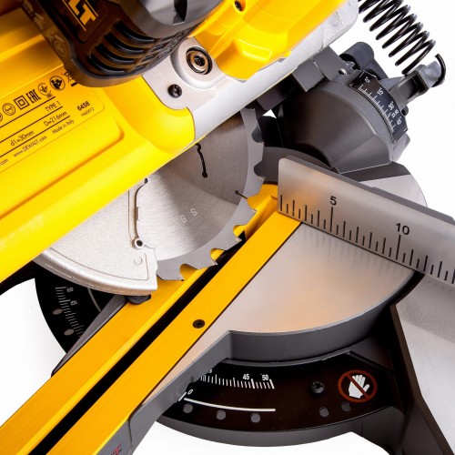 DEWALT DCS777N pilarka akumulatorowa ukosowa