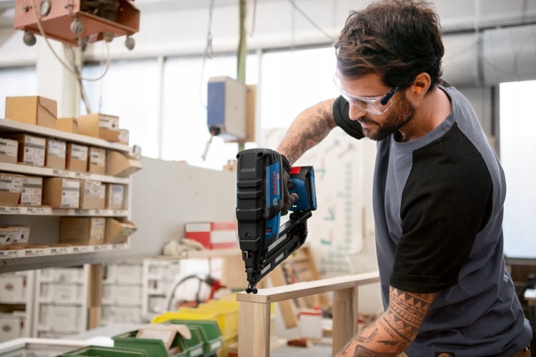 Bosch Gwoździarka akumulatorowa BODY GNH 18V-64 M - Zastosowanie
