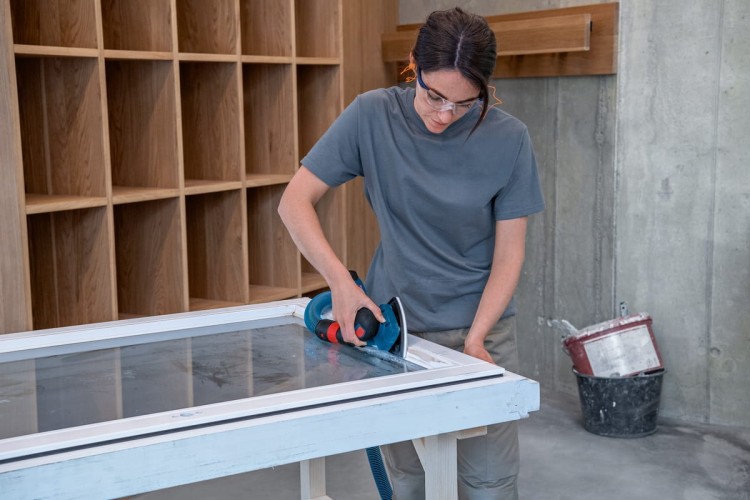 Szlifierka oscylacyjna Bosch GSS 12V-13