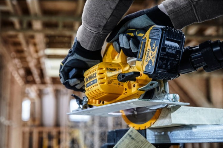 DEWALT DCS570 Pilarka tarczowa zastosowanie