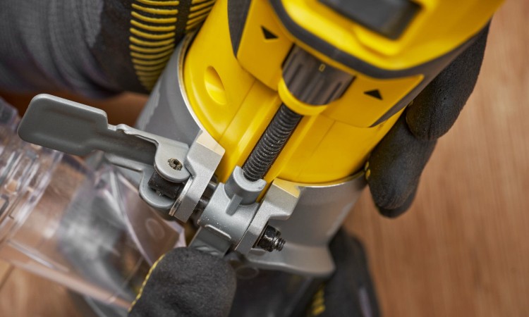 STANLEY Frezarka SFMCW400B Zastosowanie