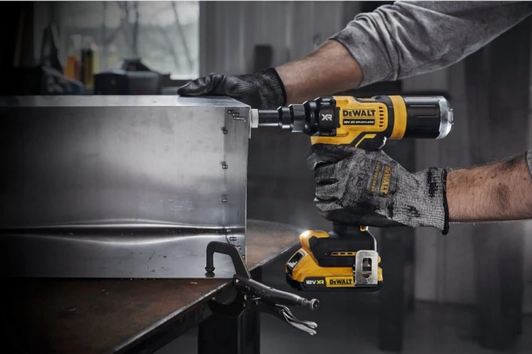 Nitownica DeWalt DCF403D2GT XR - Zastosowanie