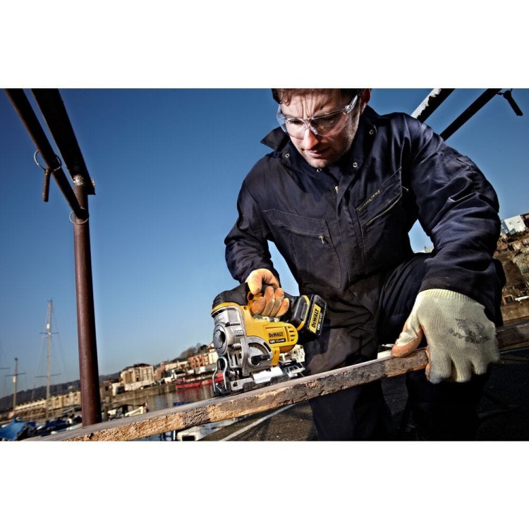 DeWalt DCS331N wyrzynarka akumulatorowa 18 V zastosowanie