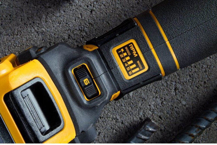 DeWALT DCG409VSNT