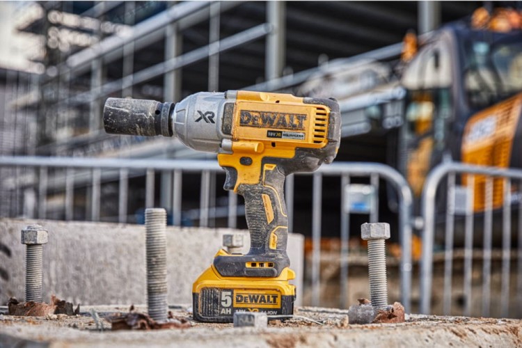 Klucz udarowy DEWALT DCF897 zastosowanie