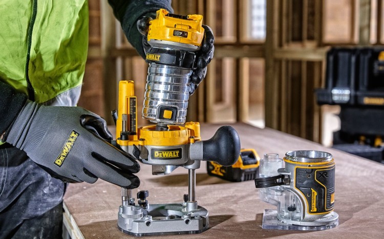 zastosowanie frezarki górnowrzecionowa do drewna 8mm 18V DeWALT
