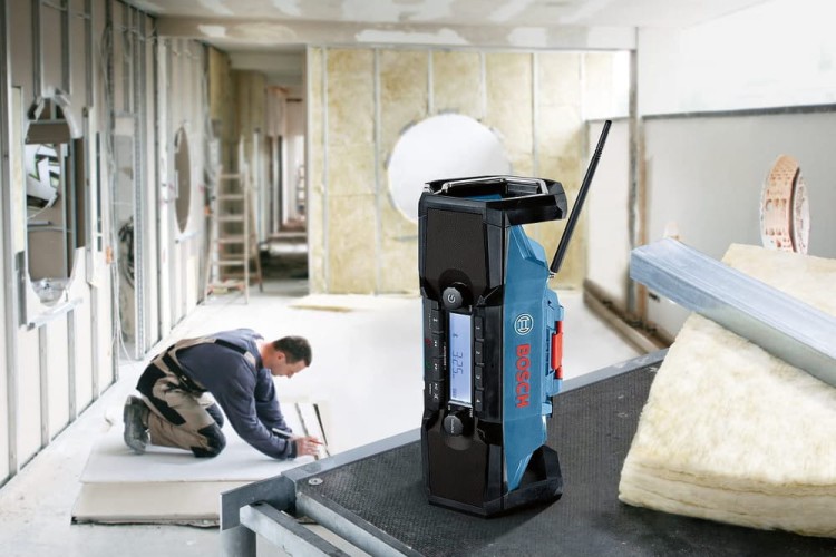 Zastosowanie radia budowlanego Bosch GPB