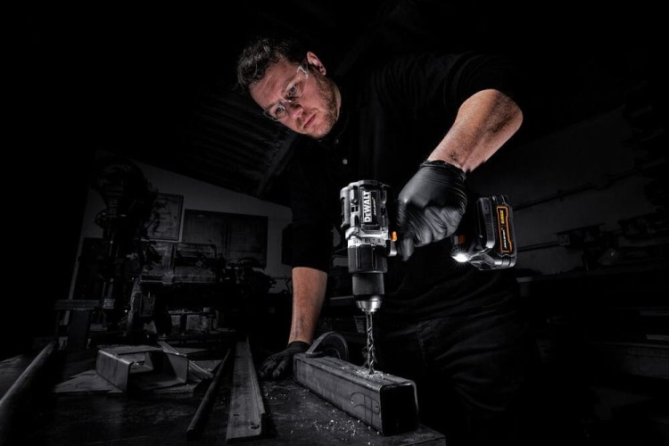 Wiertarko-wkrętarka McLaren DeWalt DCD85M zastosowanie