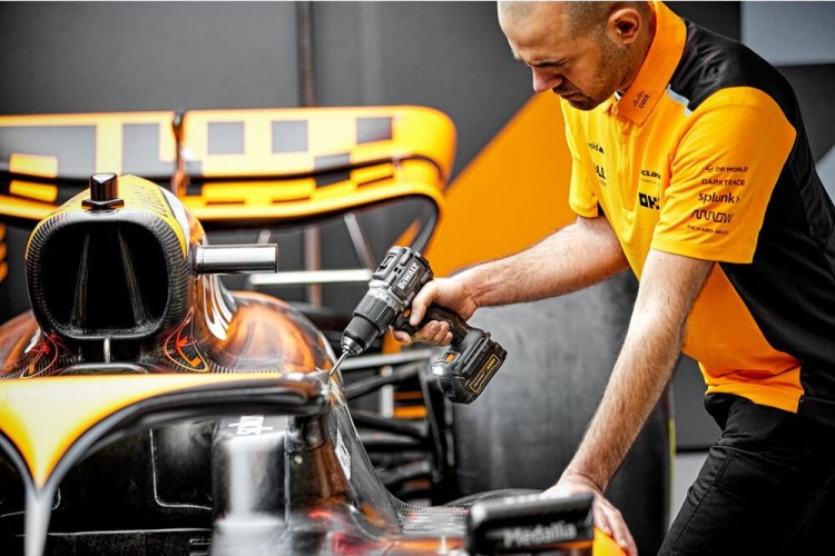 Wiertarko-wkrętarka McLaren DeWalt DCD85M zastosowanie